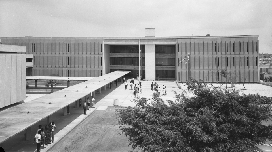 North Campus, walkway to Scott Hall