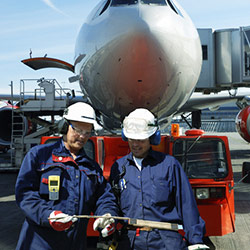 Two air mechanics engineers